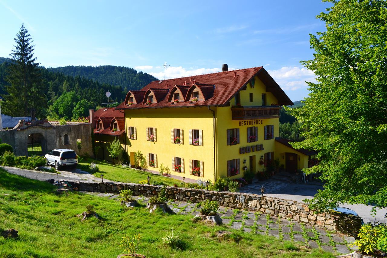 Hotel Studenec Rožmberk nad Vltavou Exteriör bild